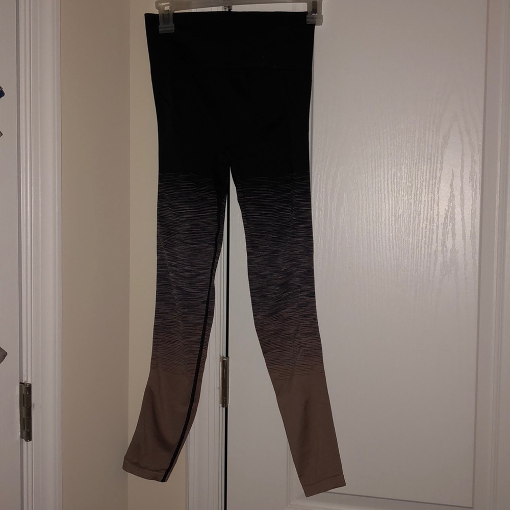 Victoria Secret Pink Leggings NWOT SZ SM